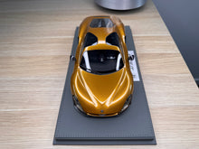 Load image into Gallery viewer, Alfa Romeo 33 Stradale - Ocra Black Interior - 1:18