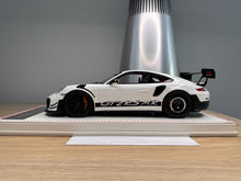 Load image into Gallery viewer, Porsche 911 GT2RSMR - White - 1:18