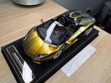 Load image into Gallery viewer, Lamborghini Aventador LP700-4 Roadster - Chameleon Gold - 1:18