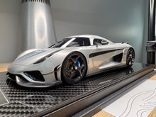 Load image into Gallery viewer, Koenigsegg Regera - Moon Silver with carbon wheels - 1:18