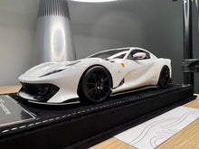 Load image into Gallery viewer, Ferrari 812 Competizione - Arcobaleno Lucido - 1:18