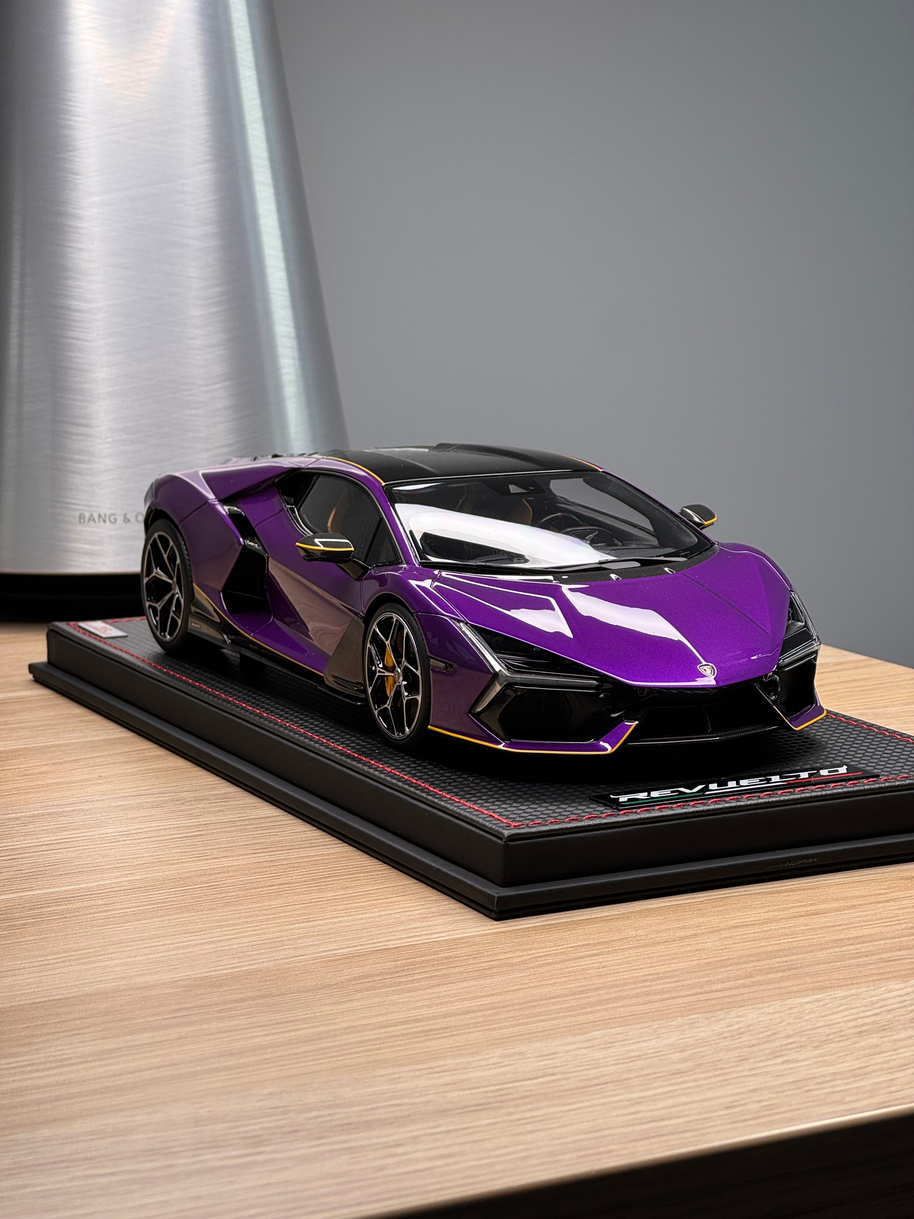 Lamborghini Revuelto - Viola Pasifae with yellow livery - 1:18