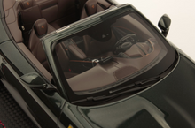 Load image into Gallery viewer, Ferrari Roma Spider - Verde Zeltweg LE49 - 1:18
