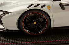 Load image into Gallery viewer, Ferrari SF90 XX Spider - Bianco Artico - 1:18