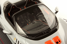 Load image into Gallery viewer, Ferrari SF90 XX Spider - Bianco Artico - 1:18