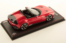 Load image into Gallery viewer, Ferrari 12 Cilindri Spider - Rosso Imola - 1:18