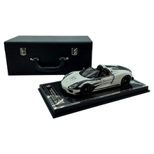Load image into Gallery viewer, Porsche 918 Spyder - Luminous Green number 57 - 1:18