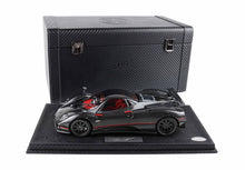 Load image into Gallery viewer, Pagani Zonda F - gloss carbon black OPEN PARTS - 1:18