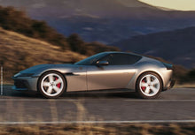 Load image into Gallery viewer, Ferrari 12 Cilindri Manuale - Alluminio Spazzolato - 1:18