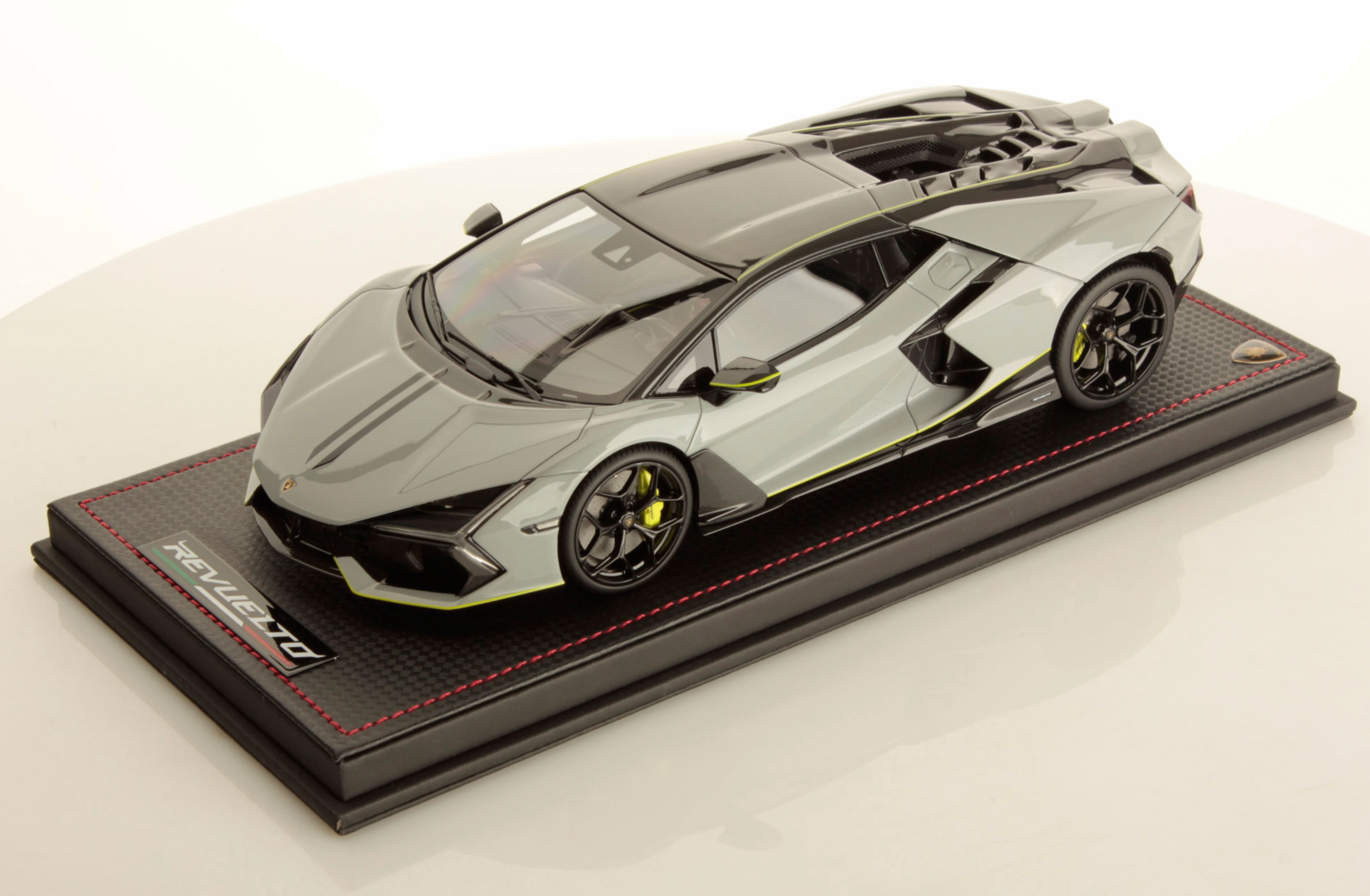 Lamborghini Revuelto - Grigio Haiti - 1:18