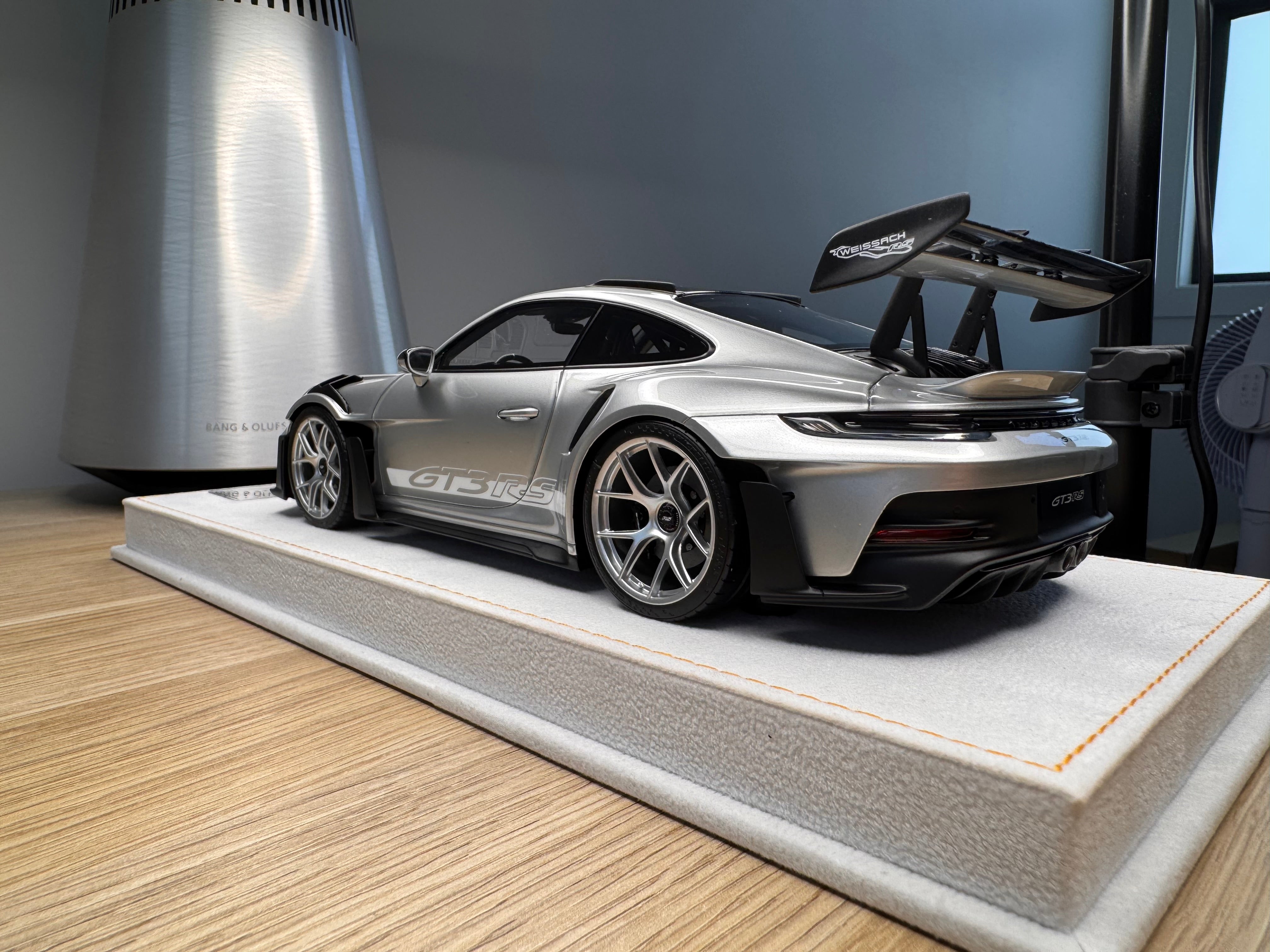 Porsche 911 992 GT3RS - GT Silver - 1:18