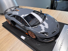 Load image into Gallery viewer, Lamborghini Aventador SVJ - Grigio Telesto - 1:18
