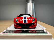 Load image into Gallery viewer, Ferrari F12tdf - Rosso Corsa golden rims - 1:18
