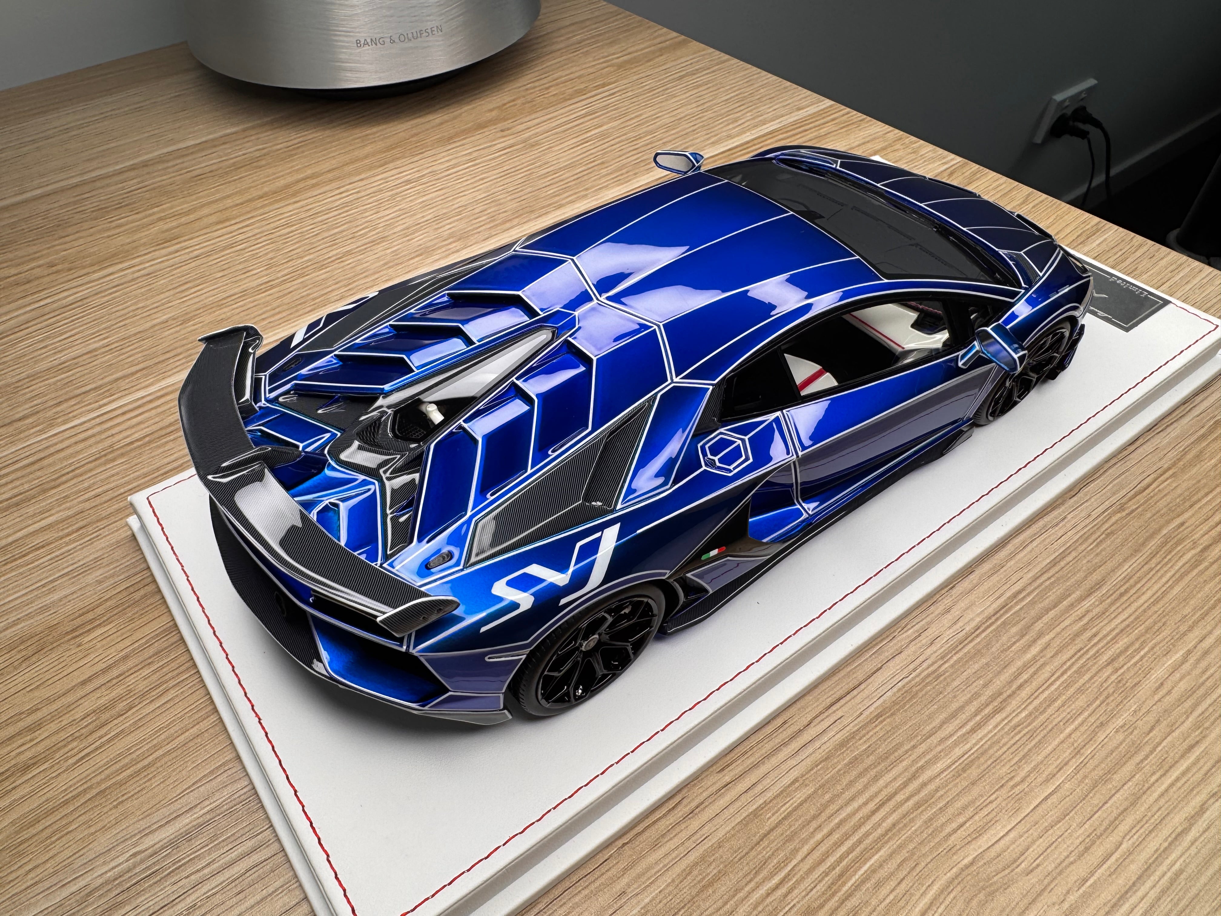 Lamborghini Aventador SVJ - Blue Luminous - 1:18