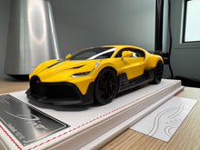 Load image into Gallery viewer, Bugatti Divo - Jaune Molsheim (matte) - 1:18
