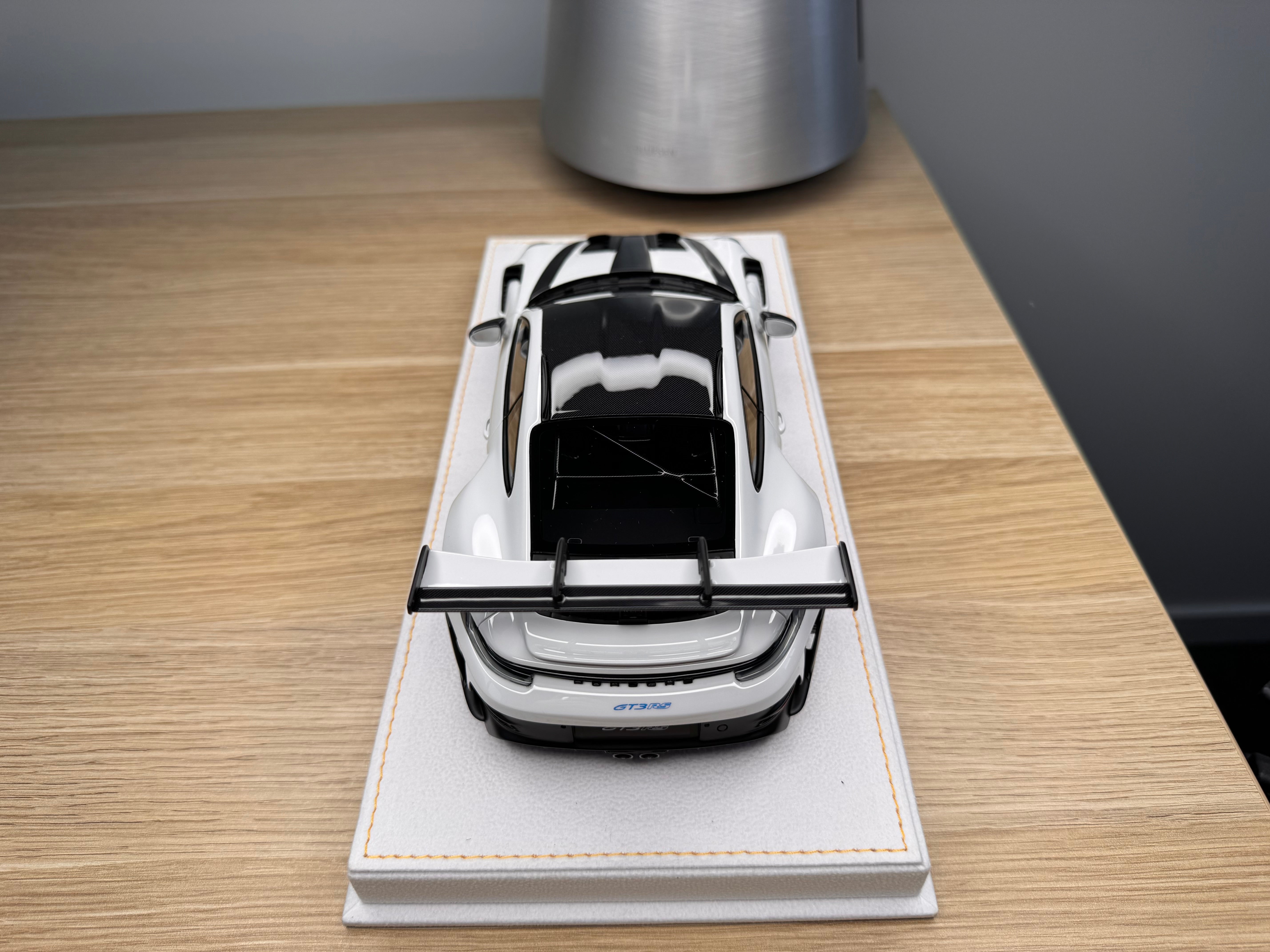 Porsche 911 992 GT3RS - Cement Grey - 1:18