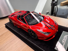 Load image into Gallery viewer, Ferrari 458 Speciale Aperta - Rosso Efesto - 1:18
