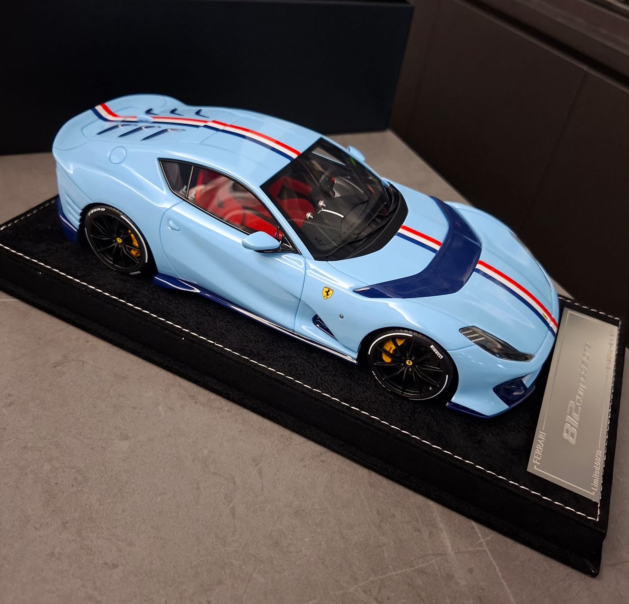 Ferrari 812 Competizione - Azzurro La Plata - 1:18