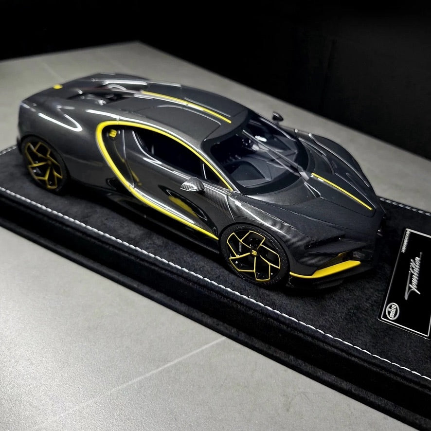 Bugatti Tourbillon - Black Carbon / Gold - 1:18