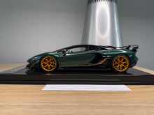 Load image into Gallery viewer, Lamborghini Aventador SVJ - Verde Hydra - 1:18
