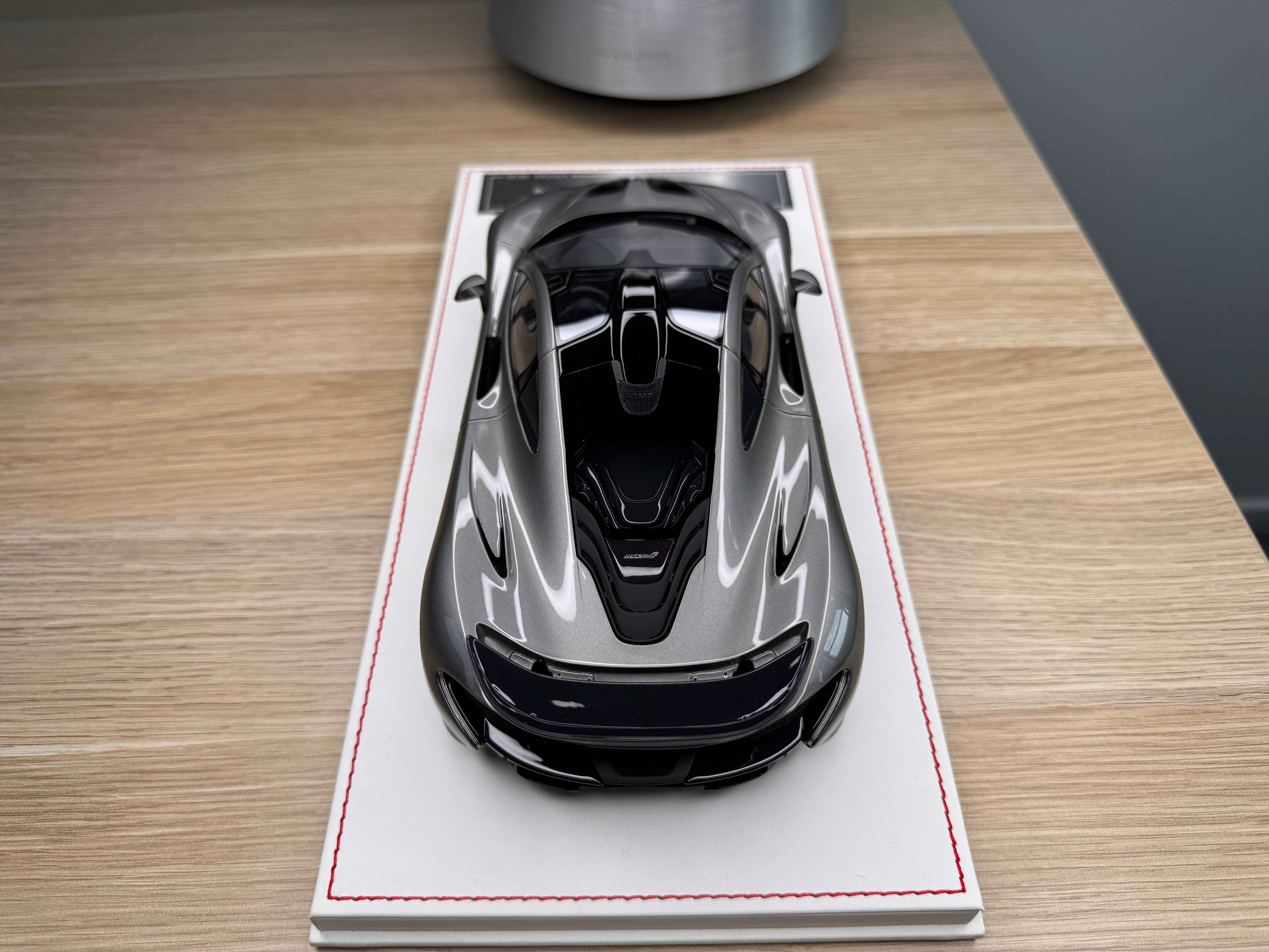 McLaren P1 - Sarthe Grey - 1:18