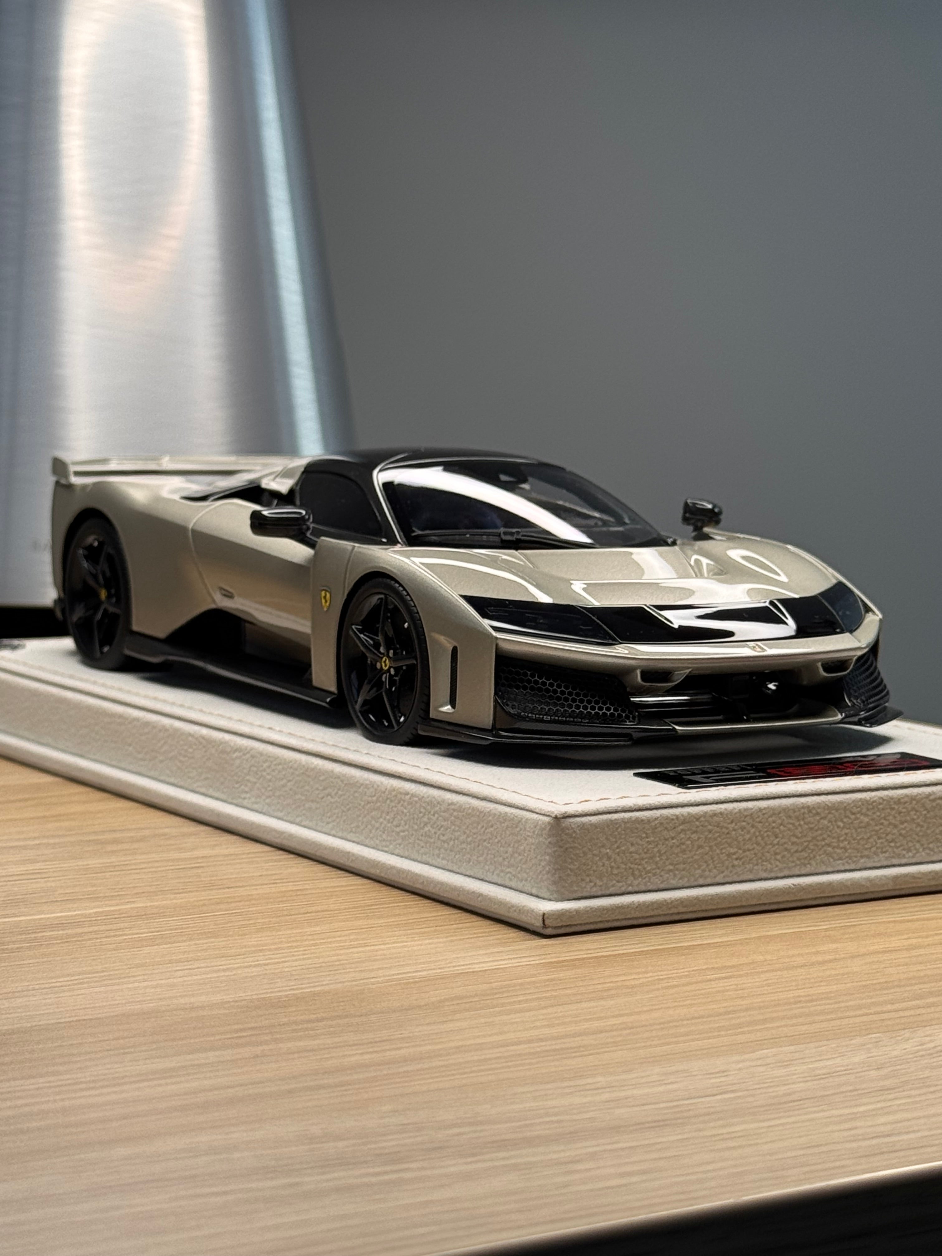 Ferrari F80 - Alluminio Lucido LE49 - 1:18