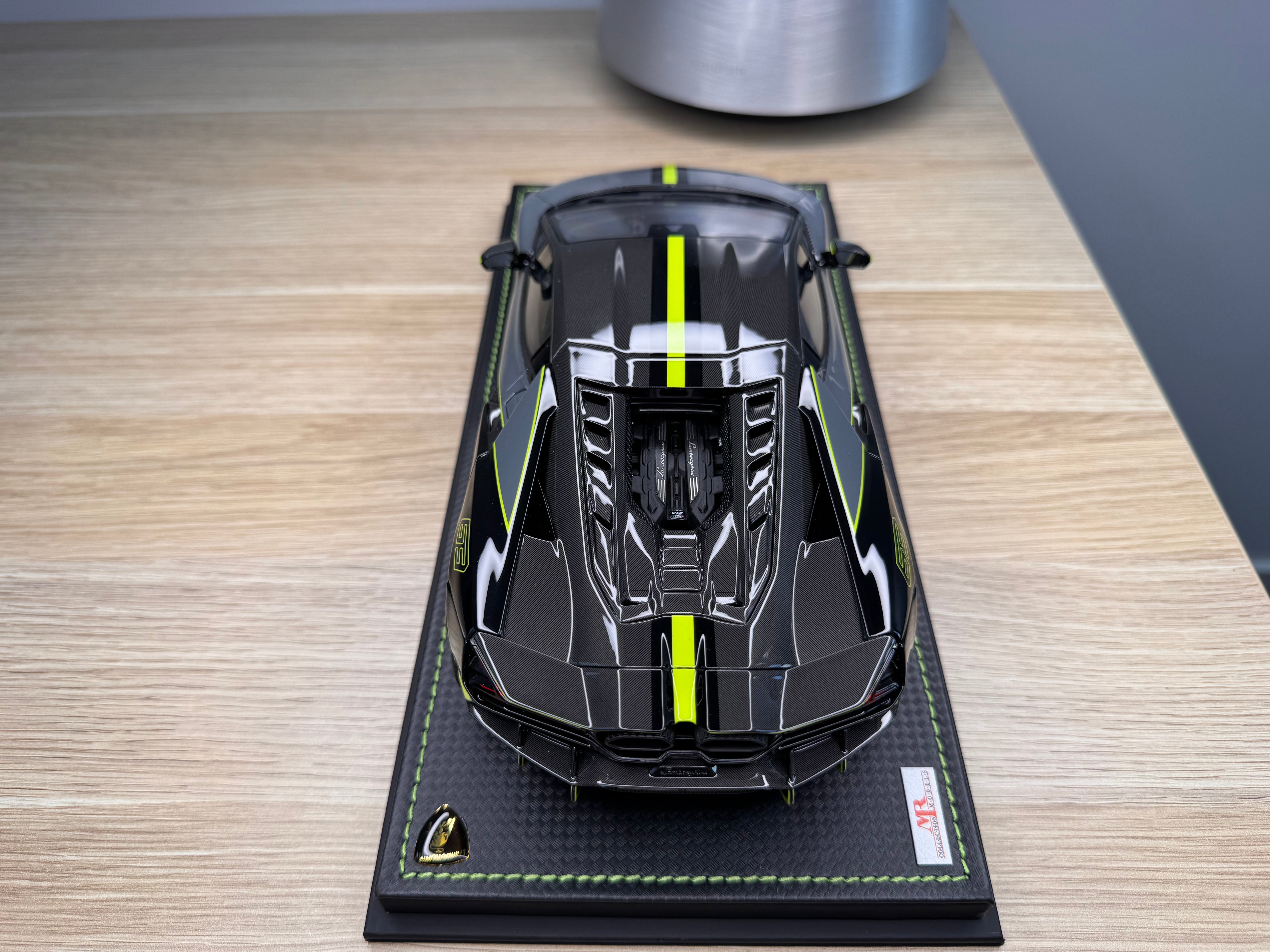 Lamborghini Revuelto - Grigio Telesto with Nero Noctis / Verde Scandal Livery - 1:18