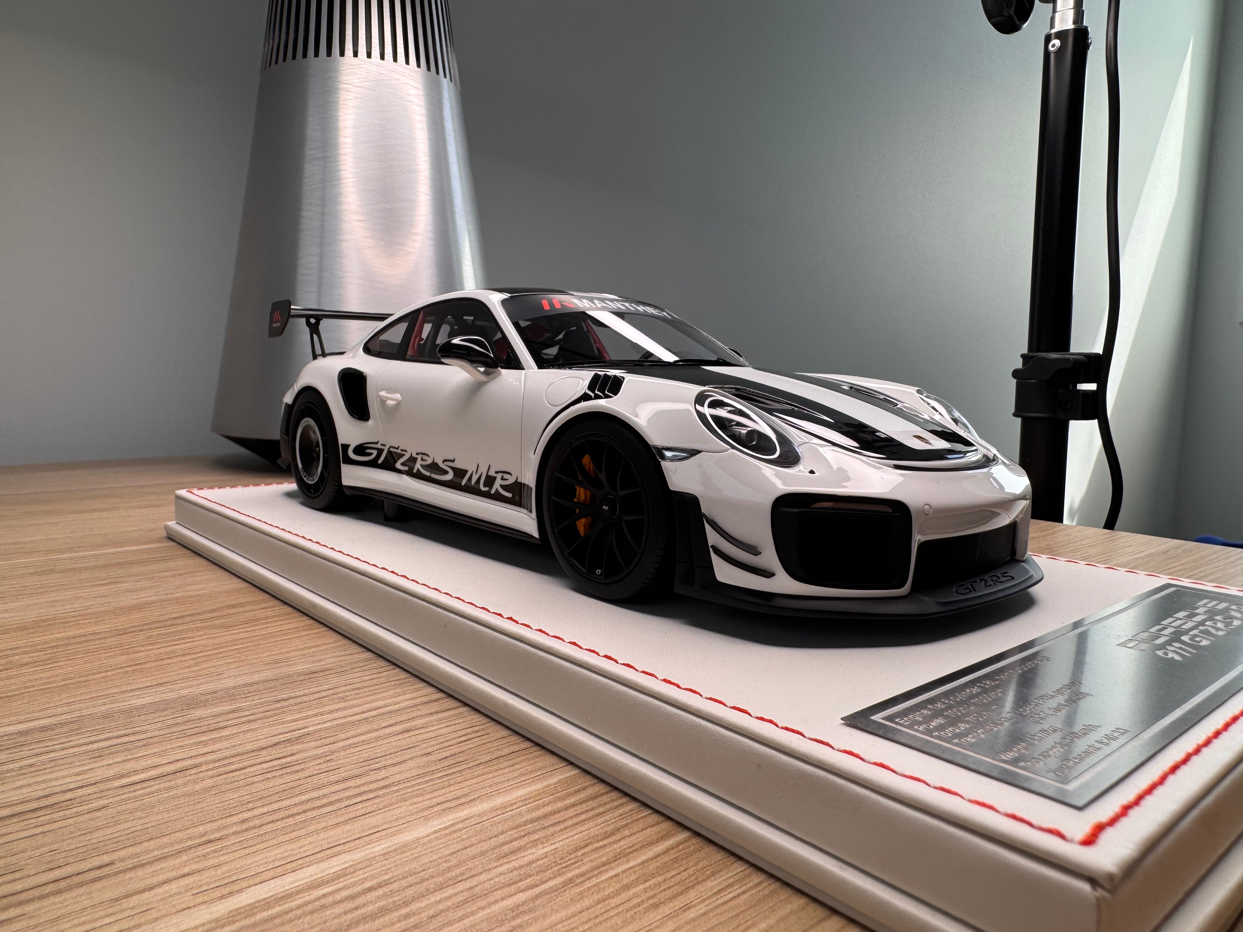 Porsche 911 GT2RSMR - White - 1:18