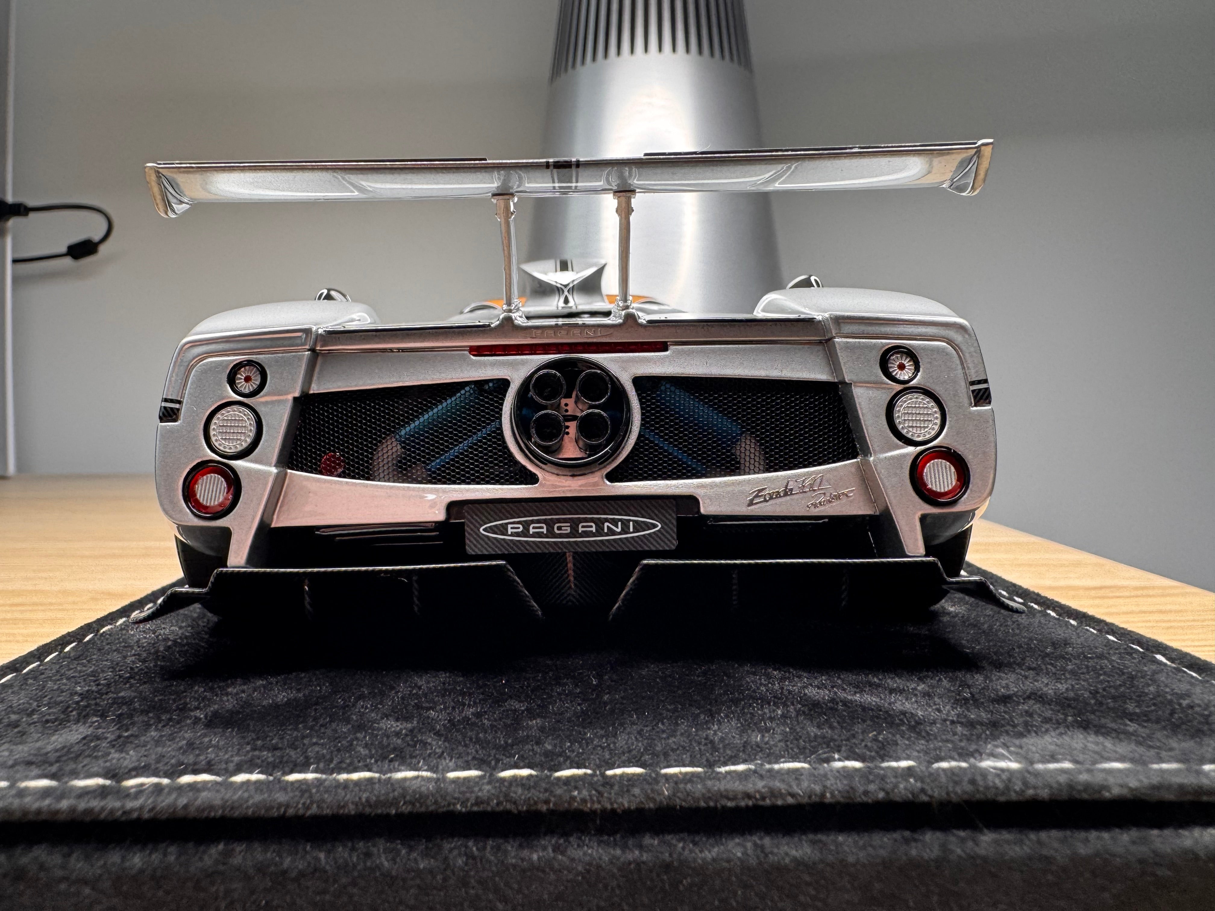 Pagani Zonda Cinque Roadster - Silver - 1:18