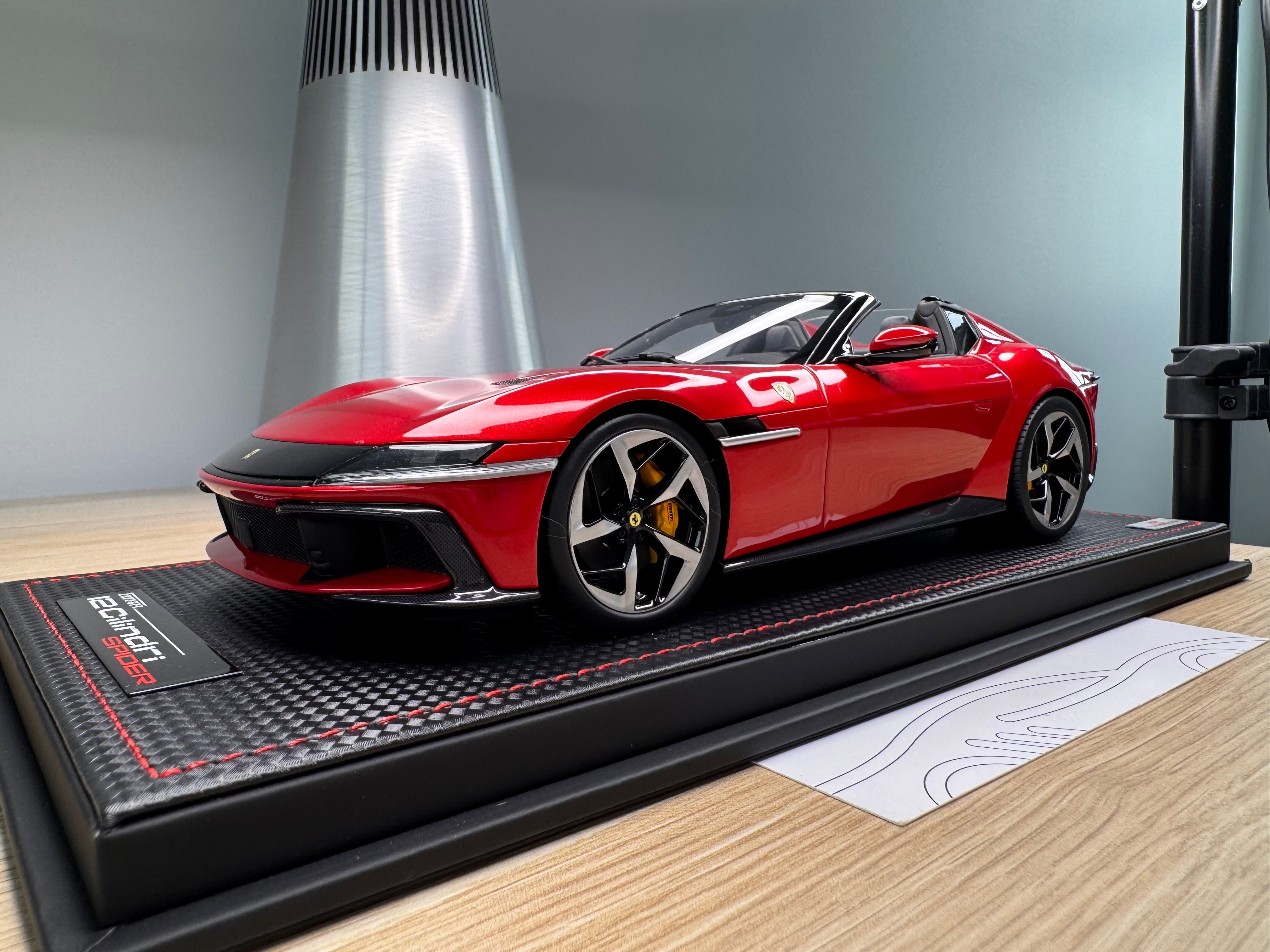 Ferrari 12 Cilindri Spider - Rosso Imola - 1:18