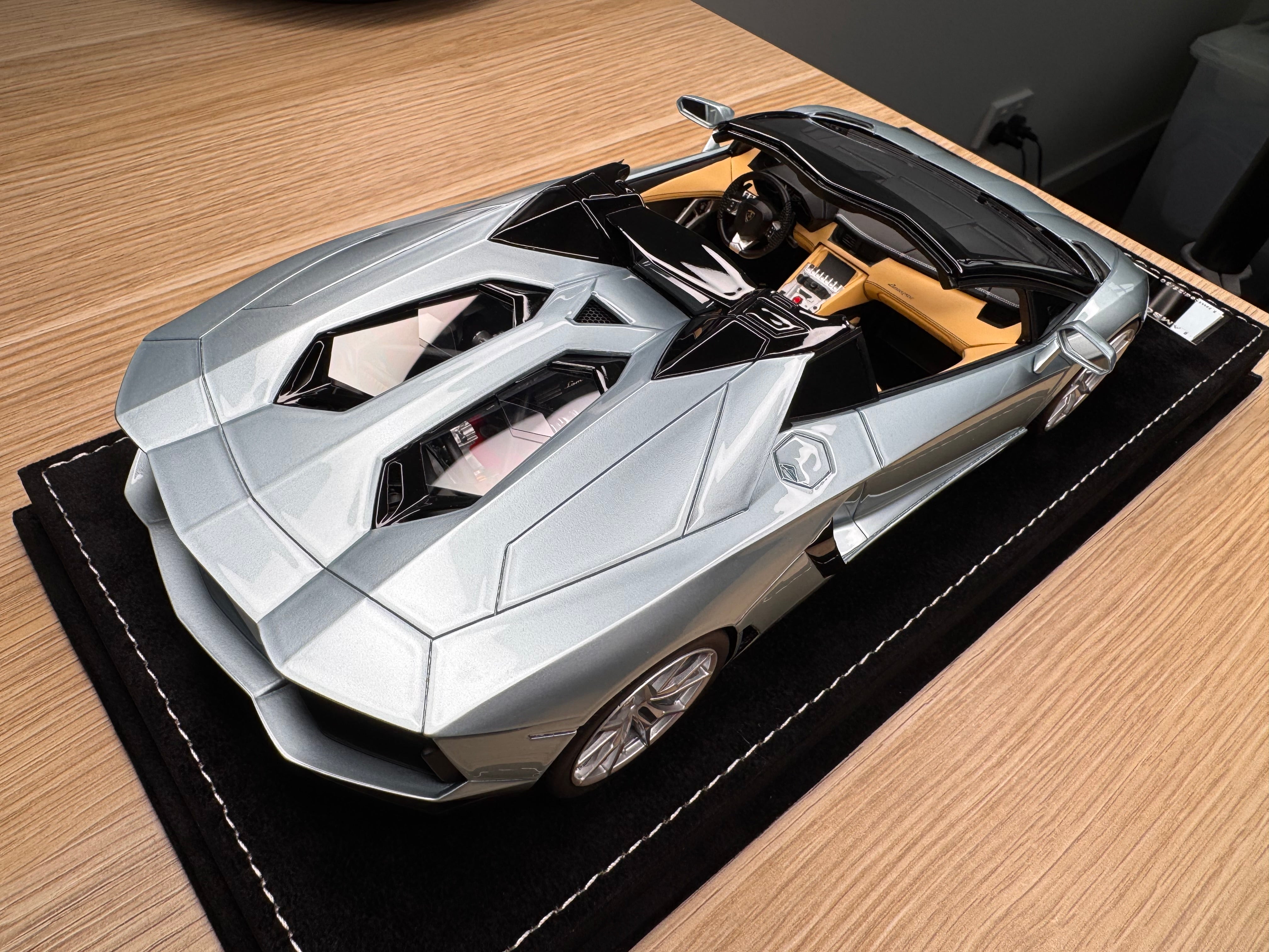 Lamborghini Aventador LP700-4 Roadster - Azzurro Thethis - 1:18
