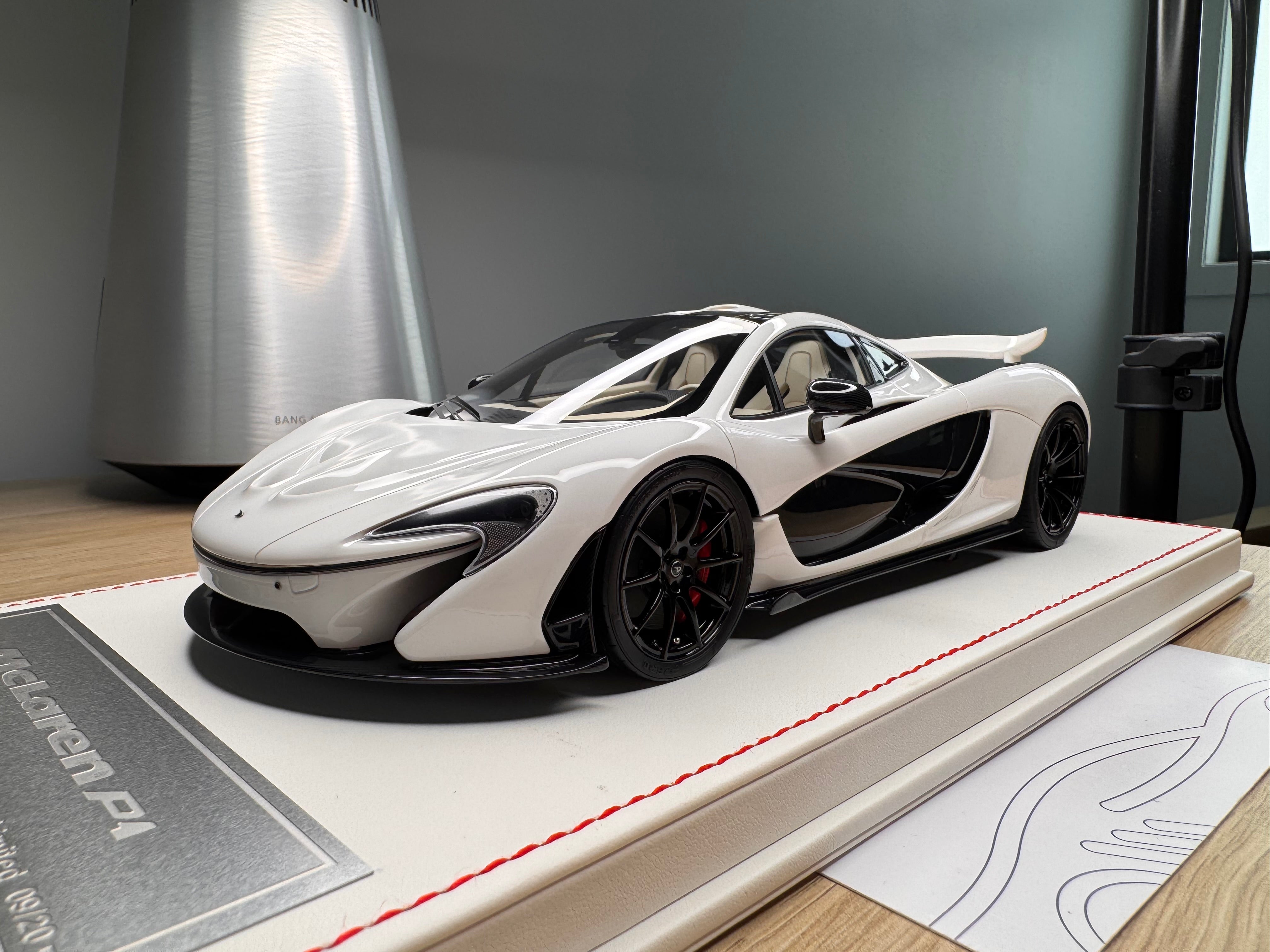 McLaren P1 - Silica White / Black - 1:18
