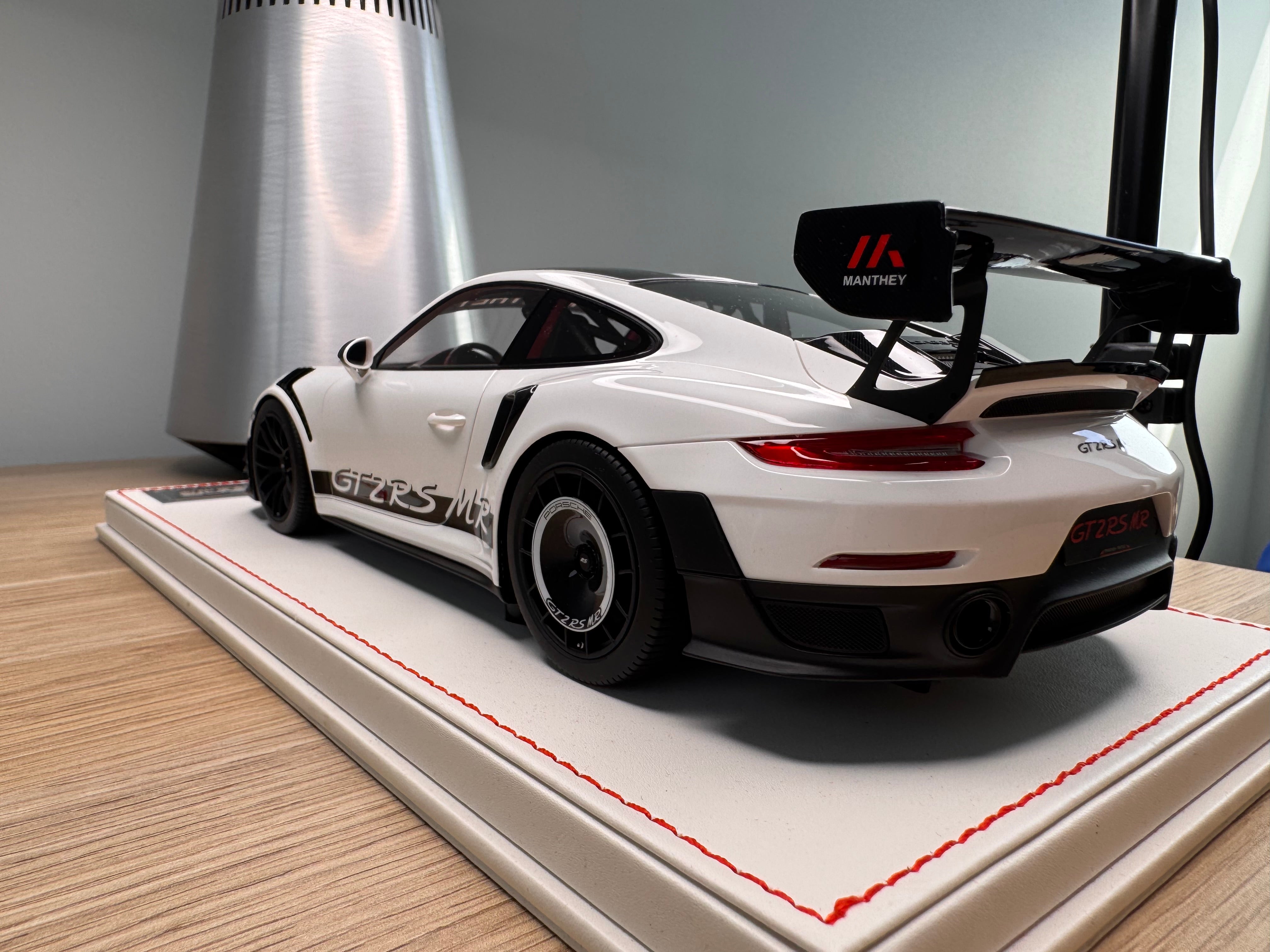 Porsche 911 GT2RSMR - White - 1:18