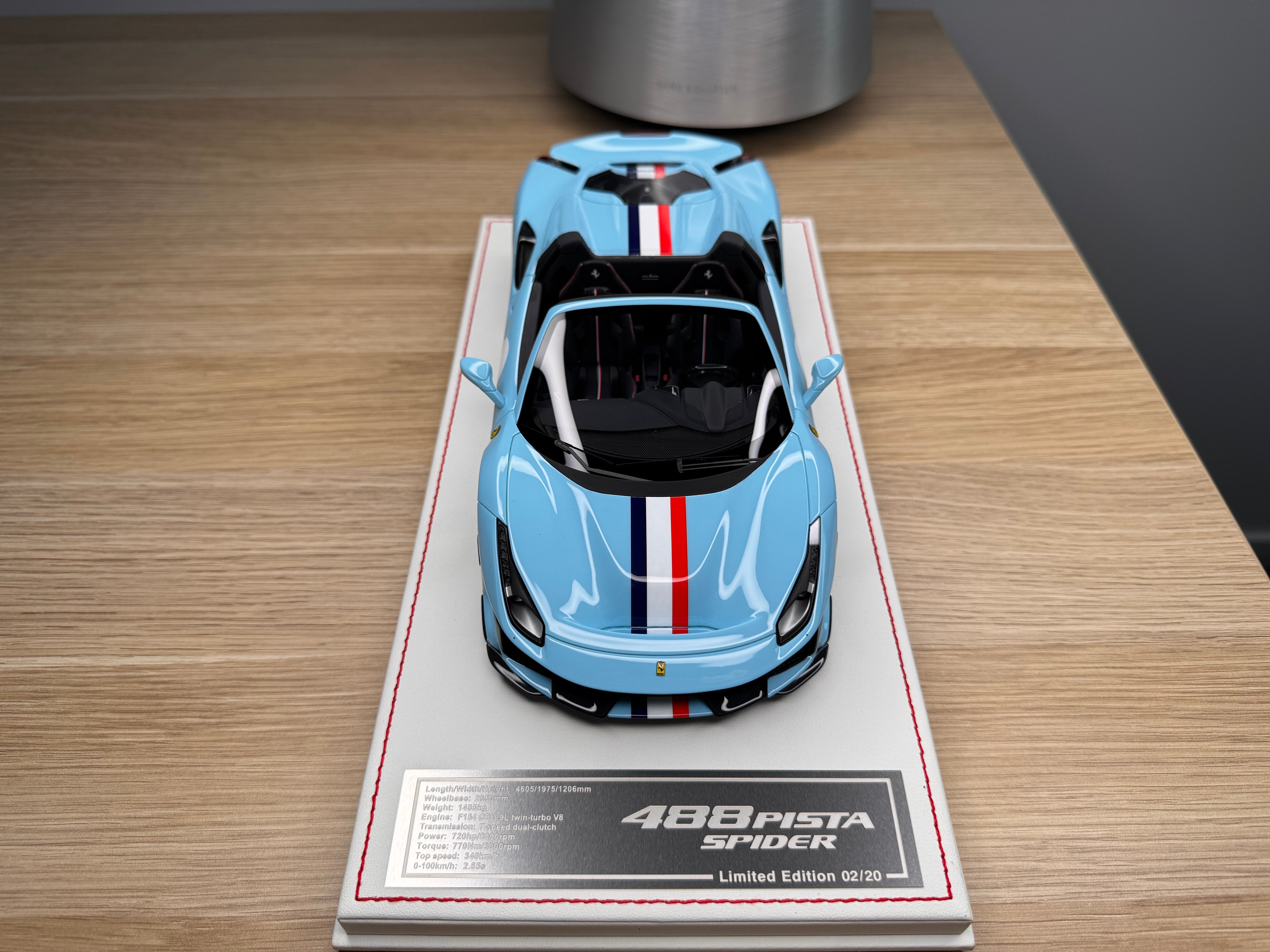 Ferrari 488 Pista Spider - Azzurro Laplata - 1:18