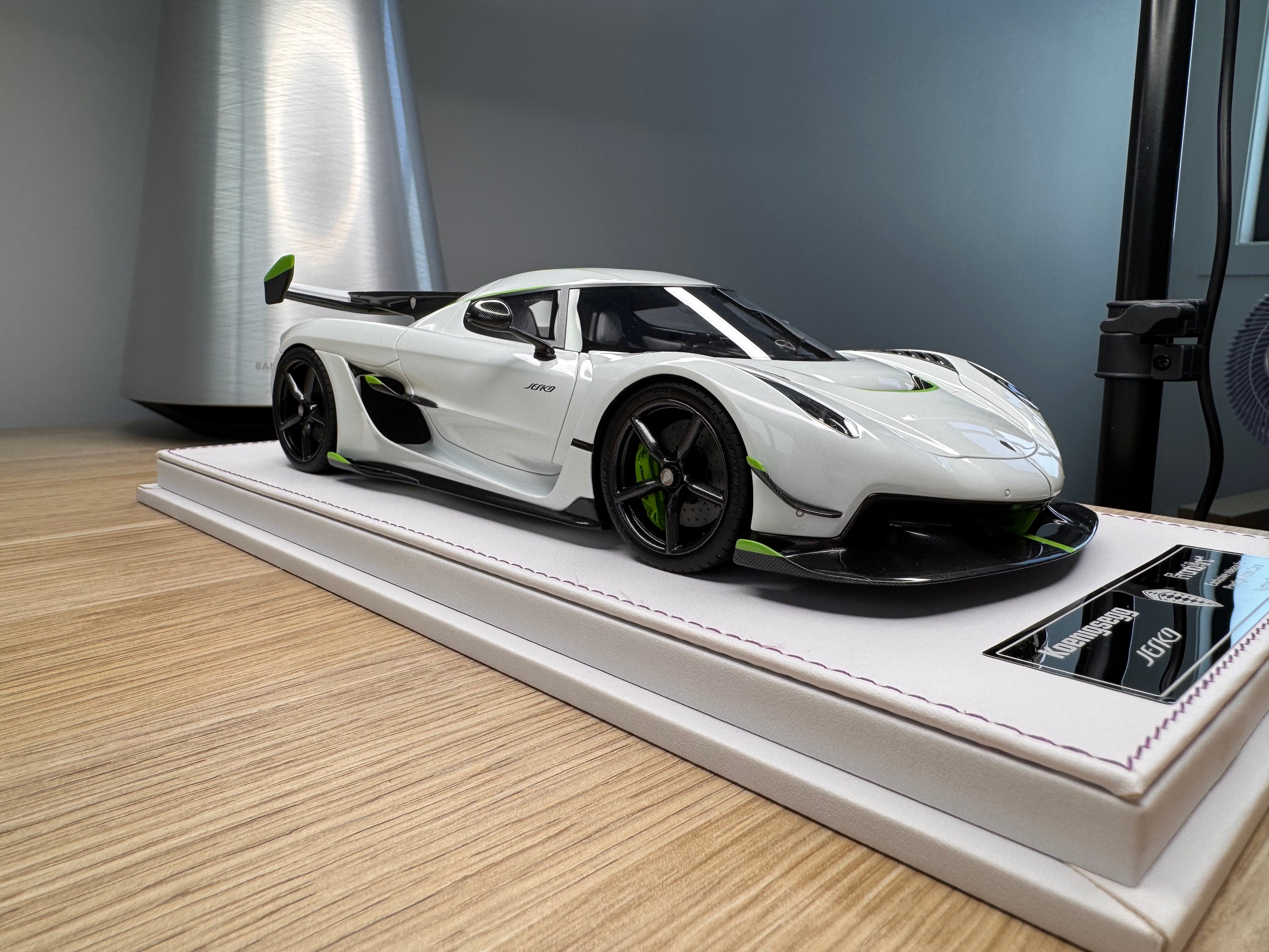 Koenigsegg Jesko 7362 PMC Special Project - Crystal White - 1:18