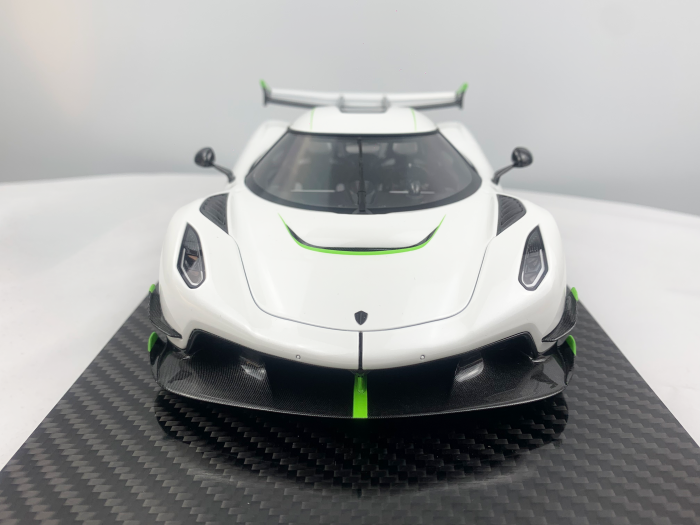 Koenigsegg Jesko 7362 PMC Special Project - Crystal White - 1:18