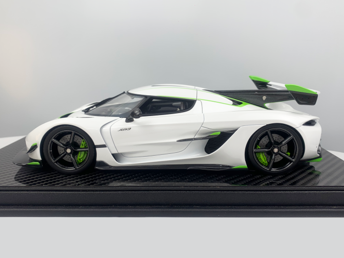 Koenigsegg Jesko 7362 PMC Special Project - Crystal White - 1:18