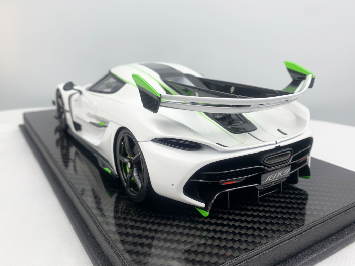 Koenigsegg Jesko 7362 PMC Special Project - Crystal White - 1:18
