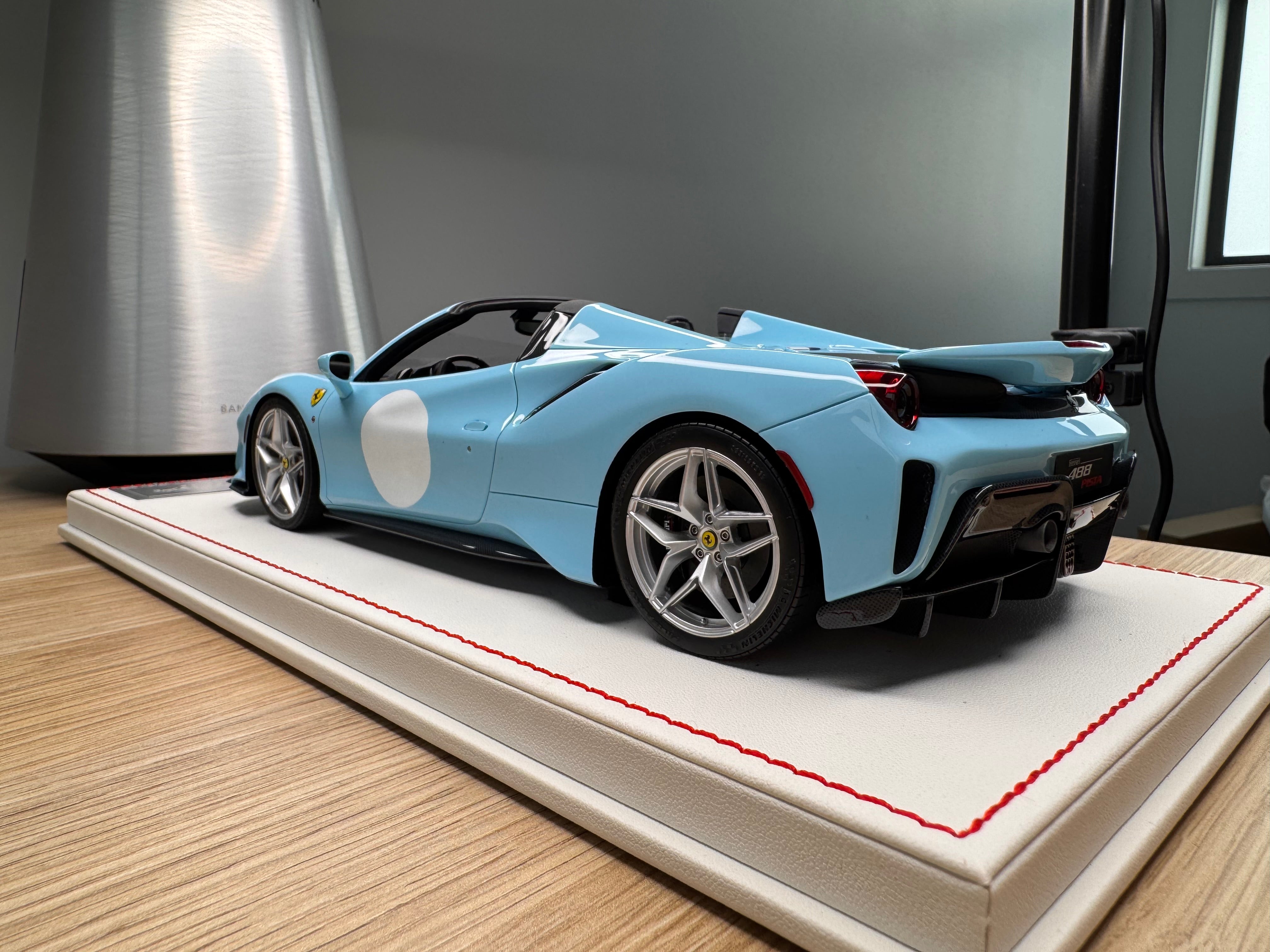 Ferrari 488 Pista Spider - Azzurro Laplata - 1:18