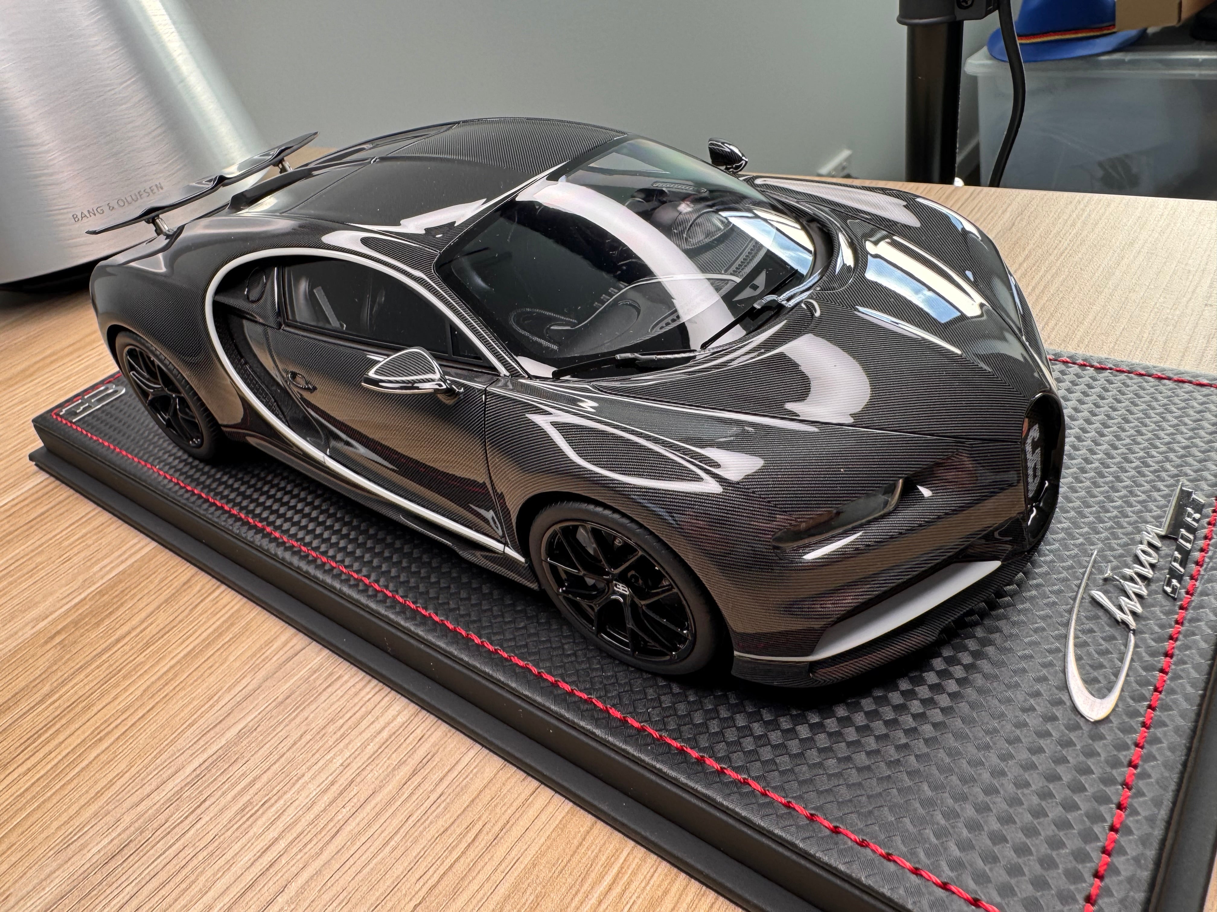 Bugatti Chiron Sport - Grey Carbon with Gris Rafale Frame - 1:18