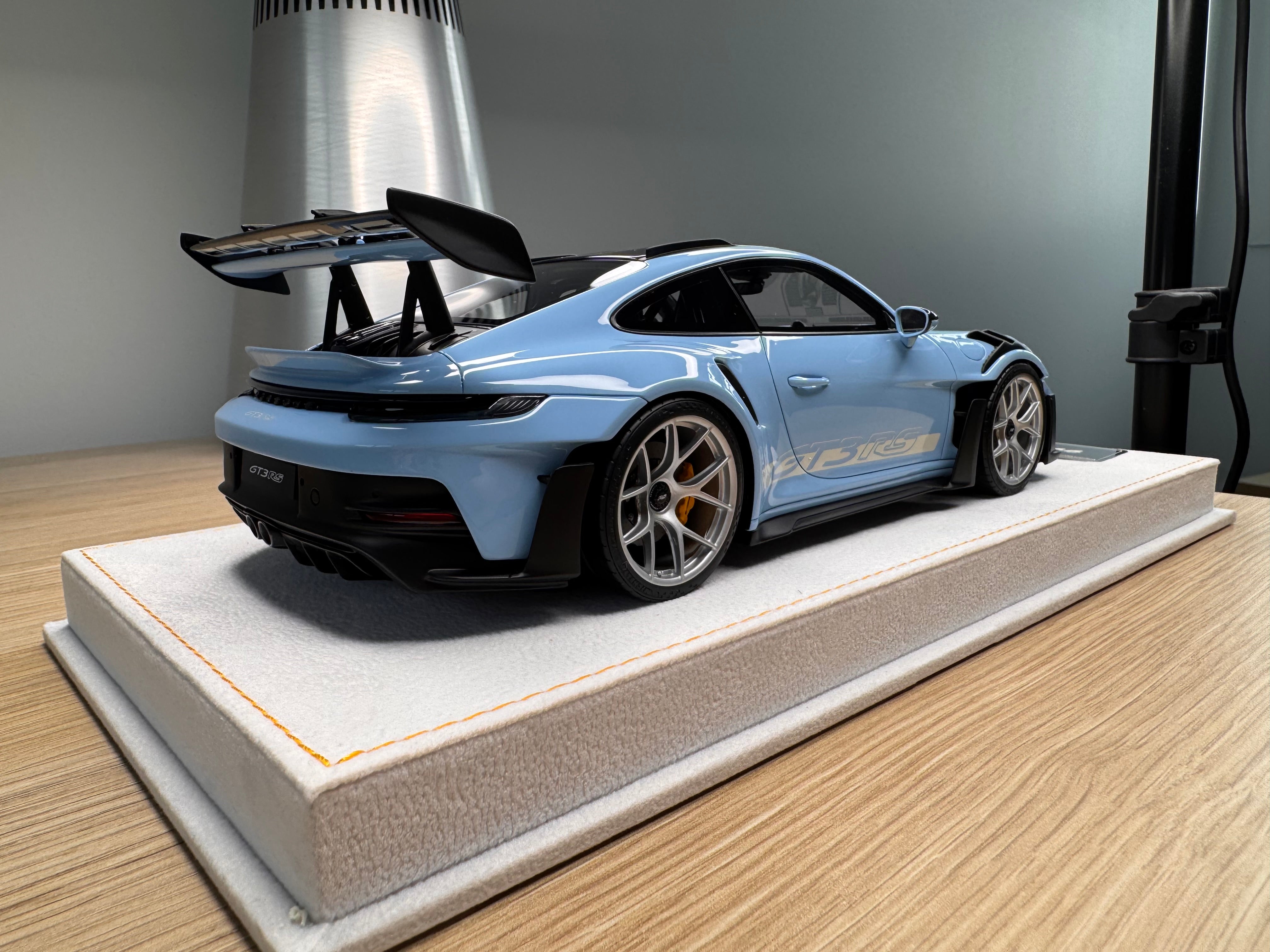Porsche 911 992 GT3RS - Baby Blue - 1:18