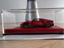 Load image into Gallery viewer, Alfa Romeo 33 Stradale - Red Villa D'Este - 1:43
