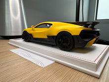 Load image into Gallery viewer, Bugatti Divo - Jaune Molsheim (matte) - 1:18
