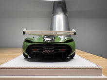 Load image into Gallery viewer, Koenigsegg Jesko PMC Special Project - pearl green - 1:18
