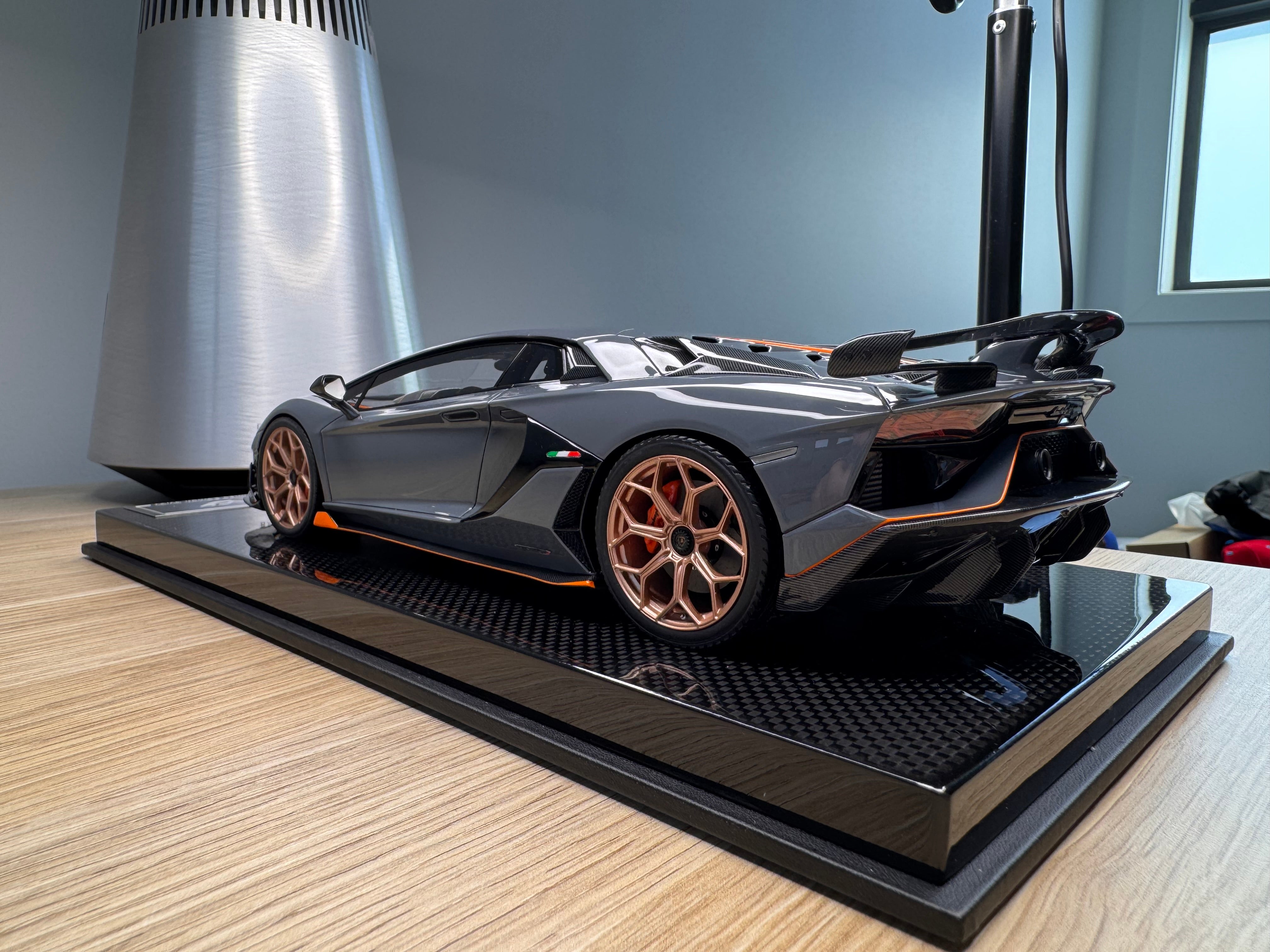 Lamborghini Aventador SVJ - Grigio Telesto - 1:18