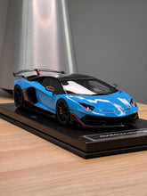 Load image into Gallery viewer, Lamborghini Aventador SVJ - Azzurro Flake / Red Stripe - 1:18
