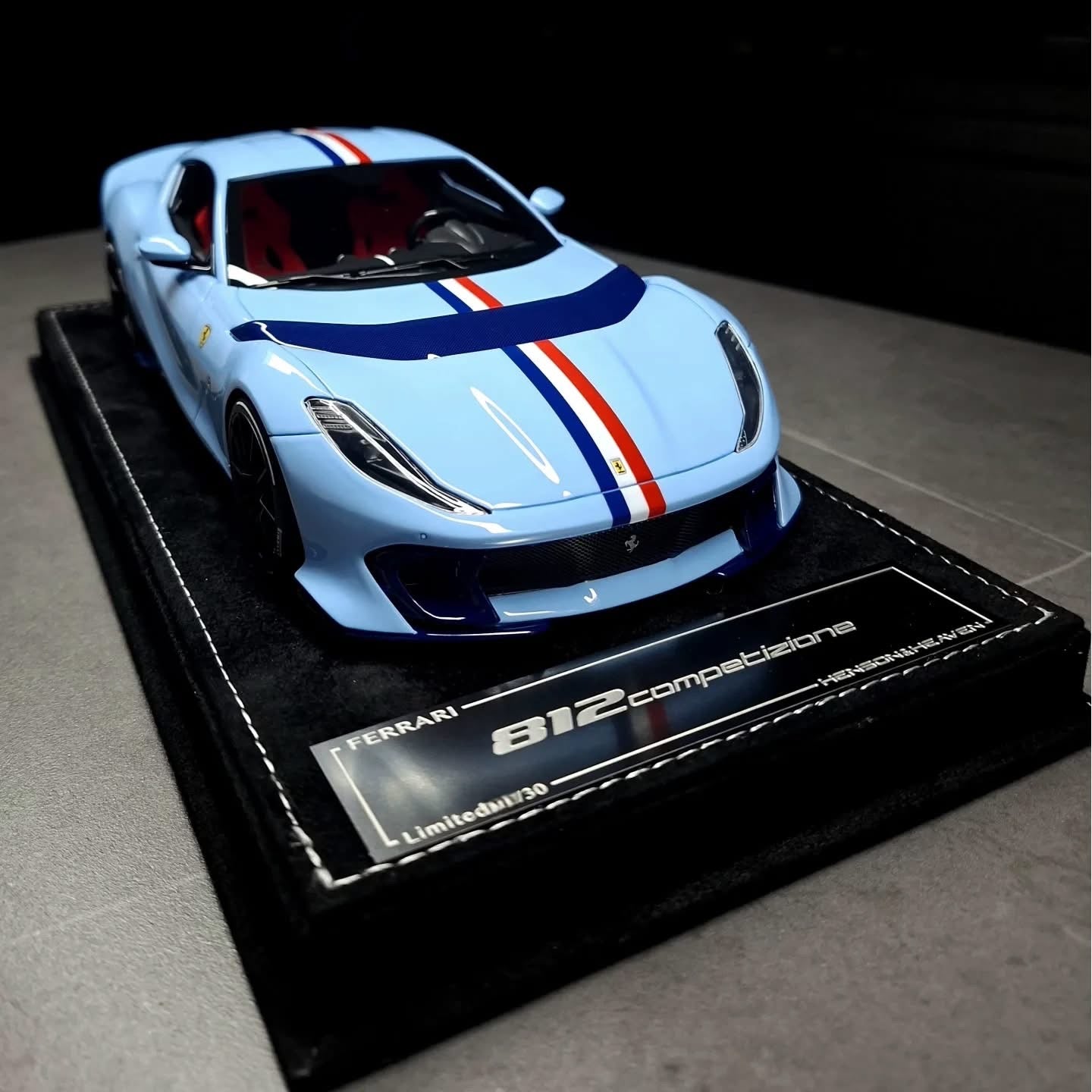 Ferrari 812 Competizione - Azzurro La Plata - 1:18