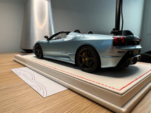 Load image into Gallery viewer, Dino Model - Ferrari Scuderia Spider 16M - ice blue - 1:18
