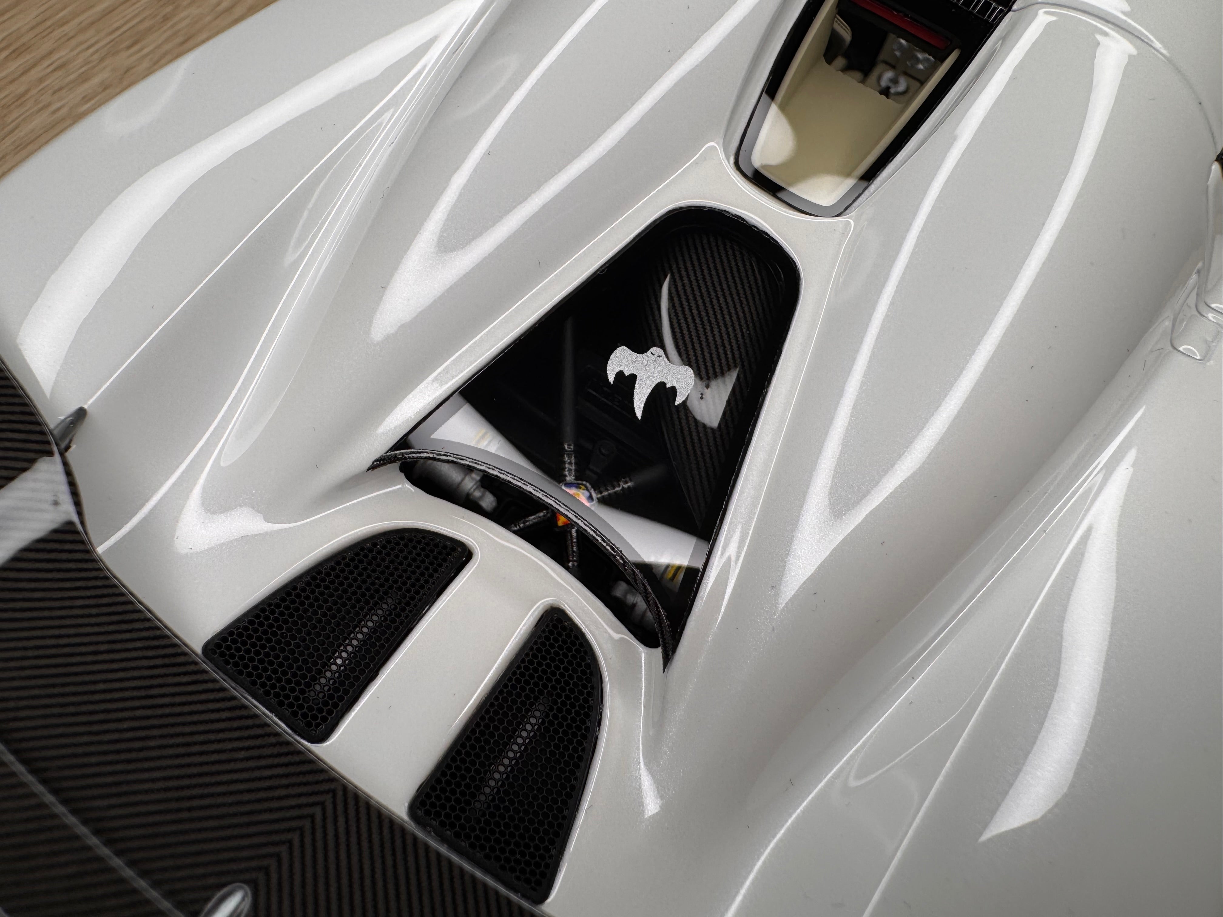 Koenigsegg CCXR - Pearl White - 1:18