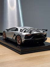 Load image into Gallery viewer, Lamborghini Aventador SVJ - Grigio Antares - 1:18
